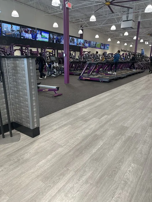 Planet Fitness Picture 9