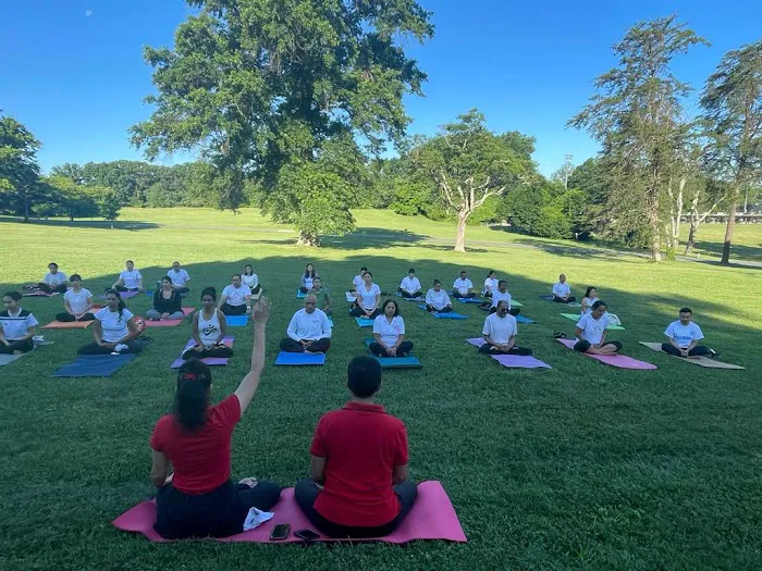 happiness yoga Picture 6