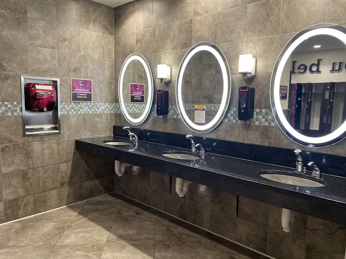 Planet Fitness Picture 8