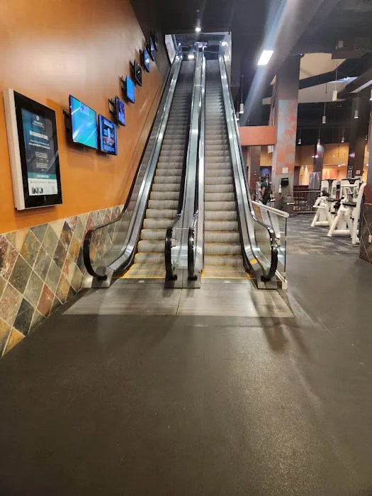 LA Fitness Picture 6