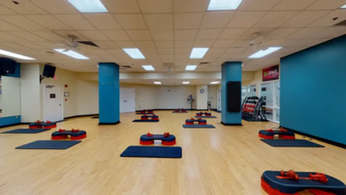 Onelife Fitness - Skyline Picture 8
