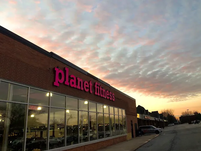 Planet Fitness Picture 7