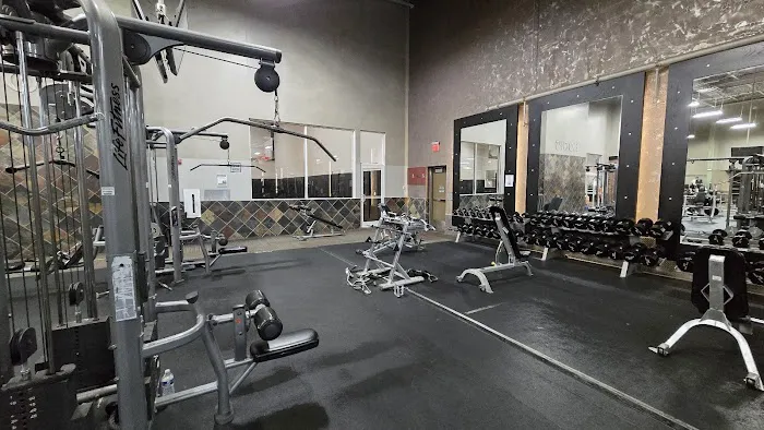 LA Fitness Picture 9
