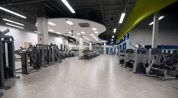 Onelife Fitness - Burke Picture 10