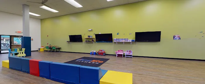 Onelife Fitness - Burke Picture 5