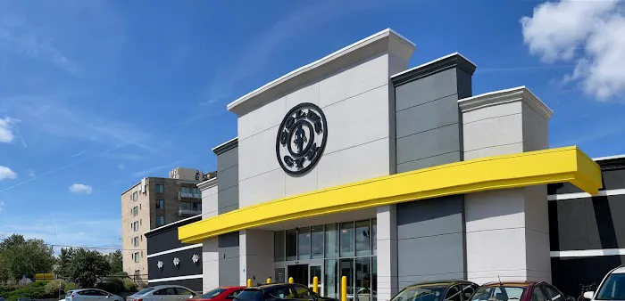 Gold's Gym Picture 2