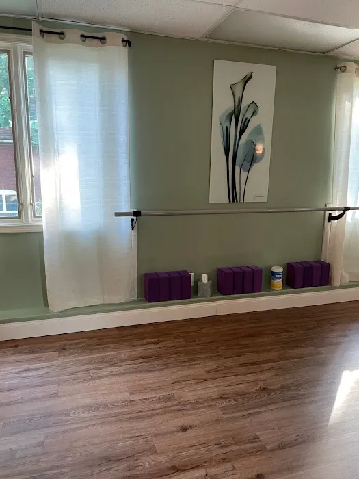 Good Karma Yoga & Barre Picture 1