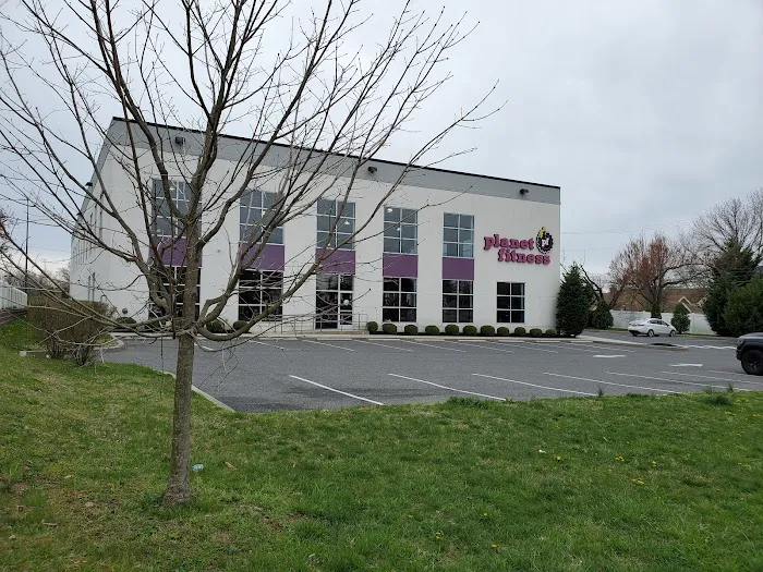 Planet Fitness Picture 6