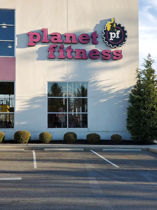 Planet Fitness Picture 10