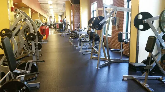 Gold's Gym Picture 7