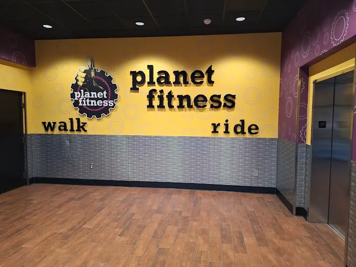 Planet Fitness Picture 6