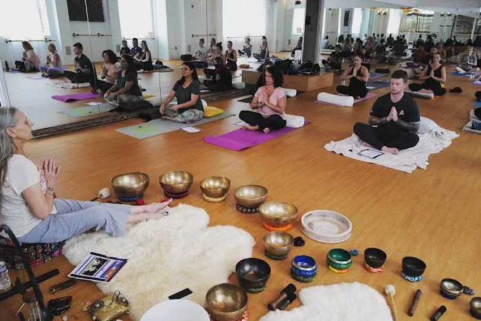 Siri Om Yoga Studio and Wellness Picture 1