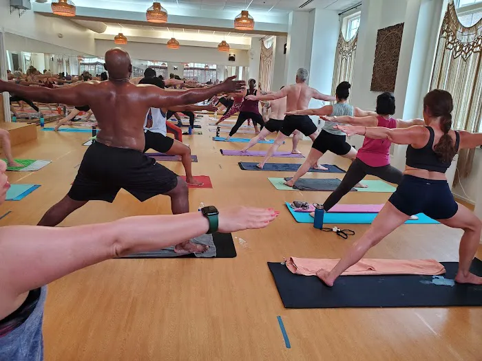 Siri Om Yoga Studio and Wellness Picture 4