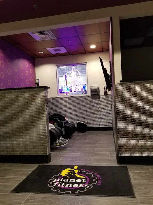 Planet Fitness Picture 8