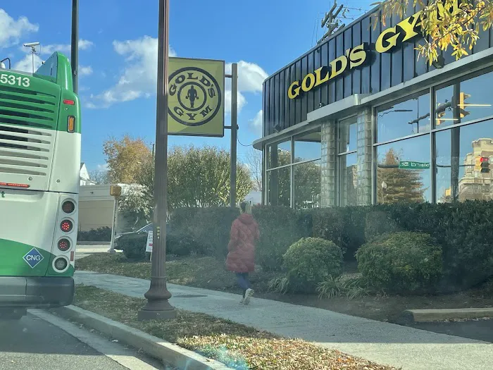 Gold's Gym Picture 5
