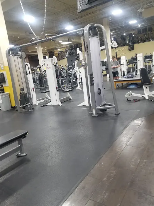 Gold's Gym - Woodbridge Picture 2