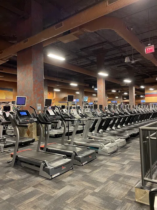 LA Fitness Picture 9