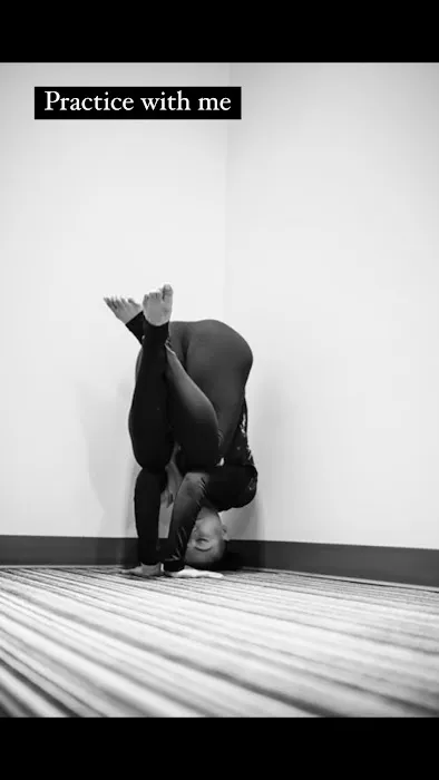 Stay Golden Yoga Picture 3