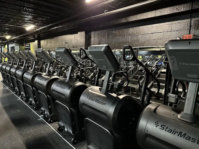 DMV Iron Gym Picture 5