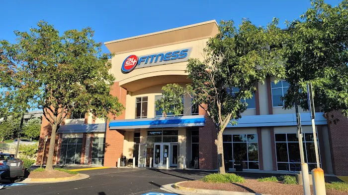 Onelife Fitness - Falls Church Picture 1
