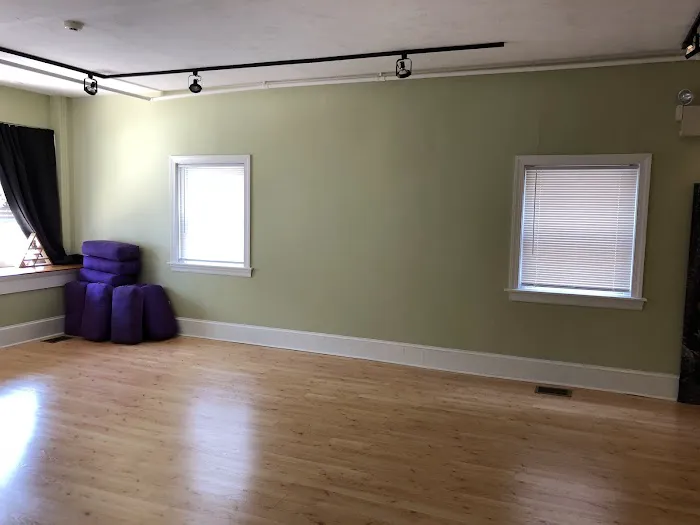 Awakening Wellness Yoga / Qigong & Healing Arts Picture 5