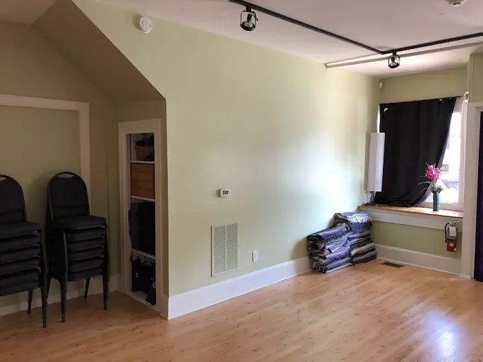 Awakening Wellness Yoga / Qigong & Healing Arts Picture 10