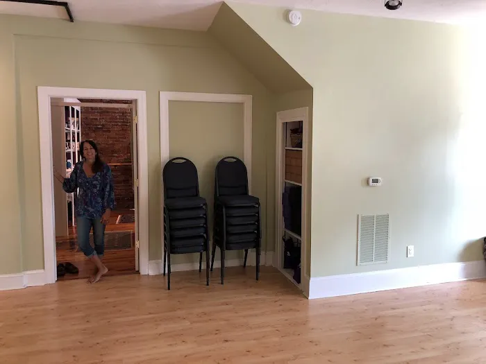 Awakening Wellness Yoga / Qigong & Healing Arts Picture 1