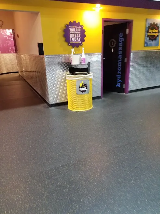 Planet Fitness Picture 10