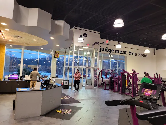 Planet Fitness Picture 9