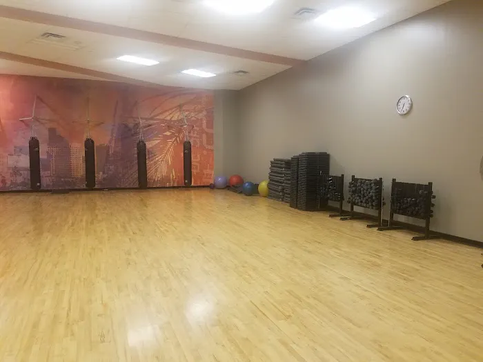 LA Fitness Picture 7