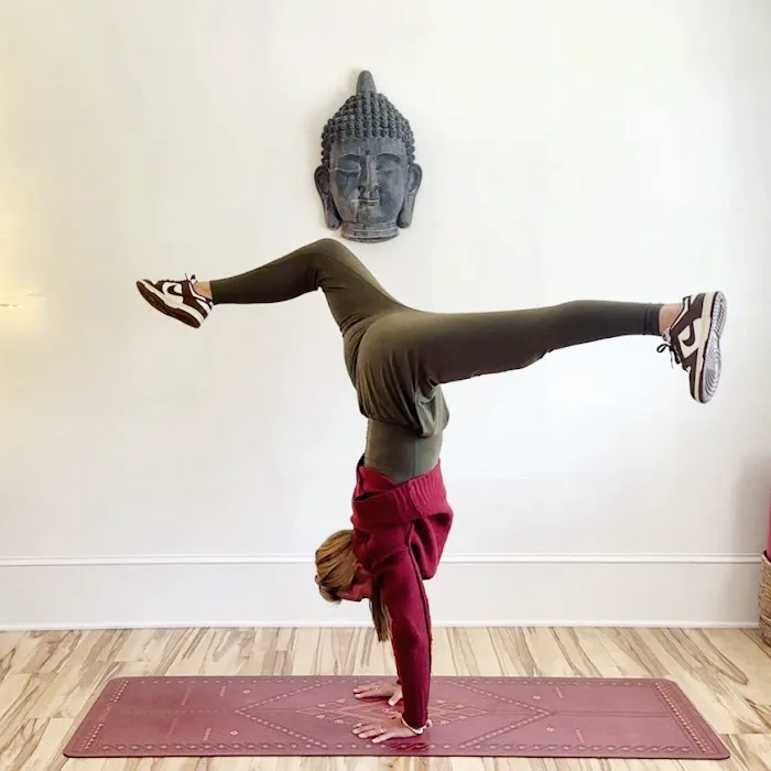 Lightbox Yoga Picture 9