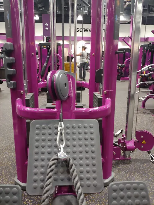 Planet Fitness Picture 10