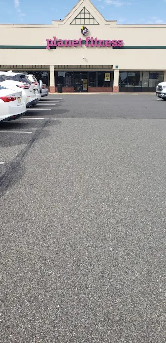 Planet Fitness Picture 1