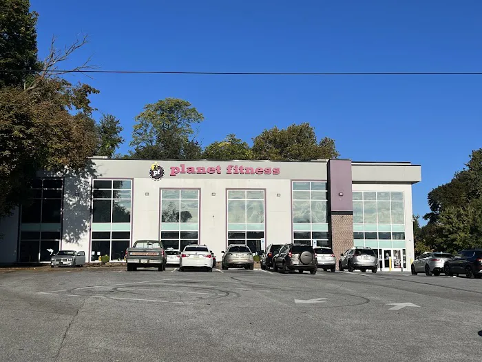 Planet Fitness Picture 7