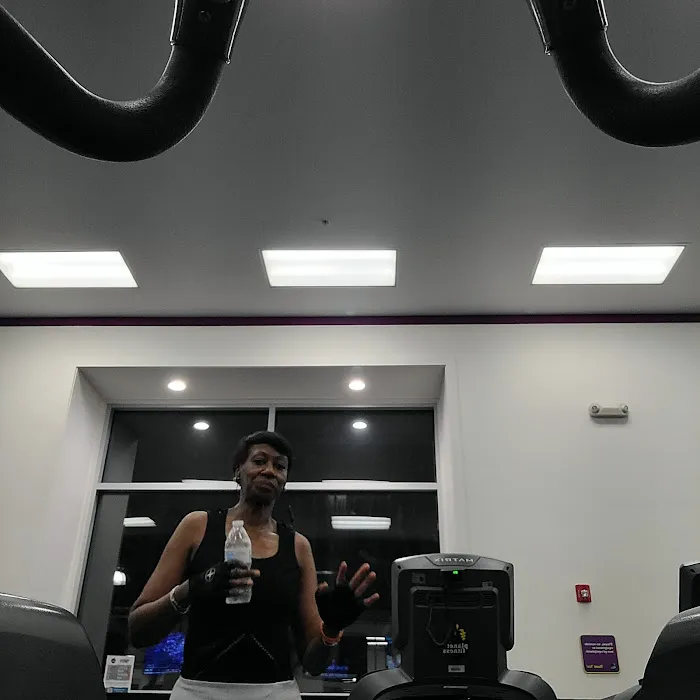 Planet Fitness Picture 8