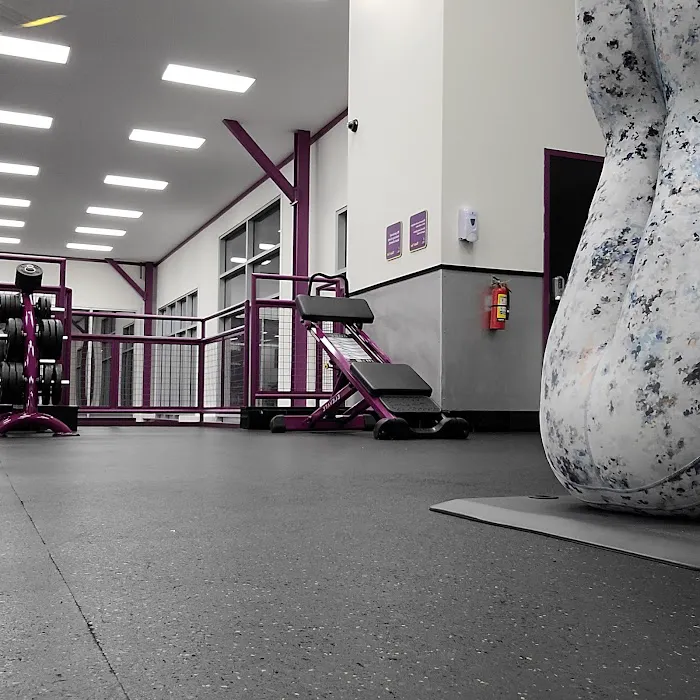 Planet Fitness Picture 10