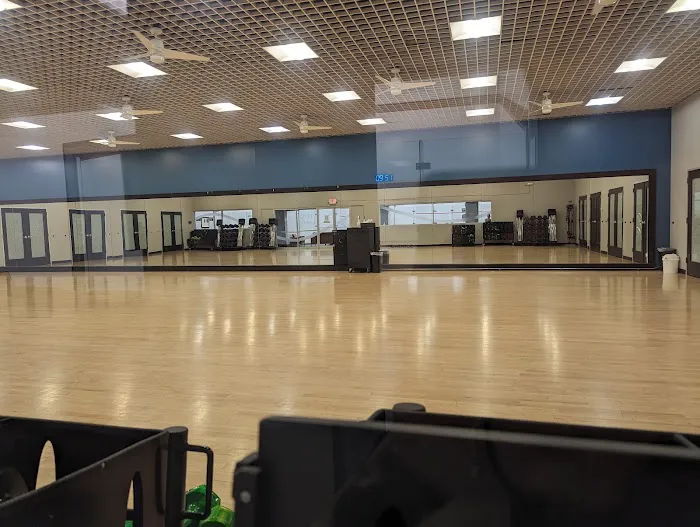 Onelife Fitness - McLean Picture 4