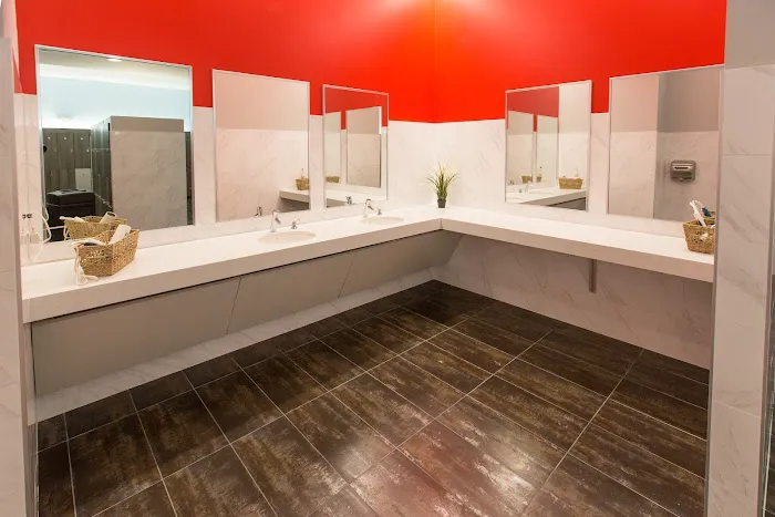 The Edge Fitness Clubs Picture 10