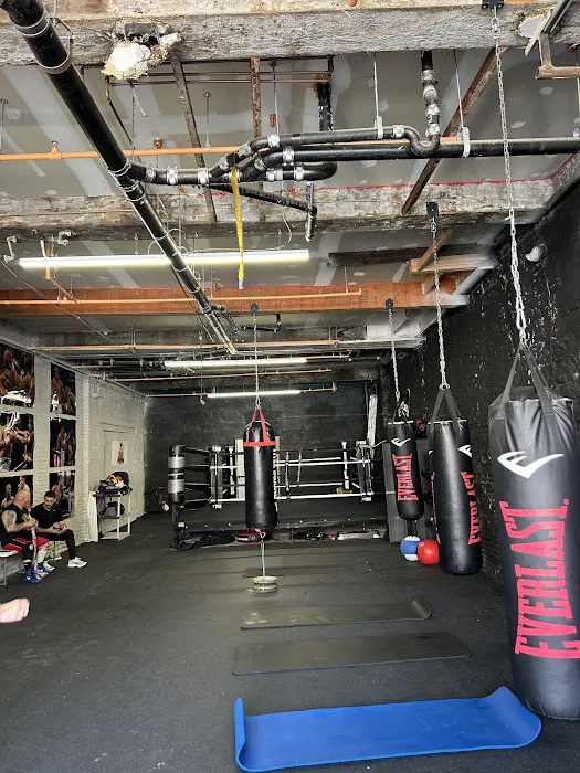 Boxing on Broad Picture 1