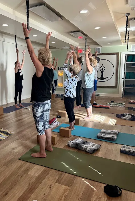 Yoga in the Circle Picture 4