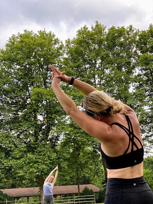 Yoga in the Circle Picture 10