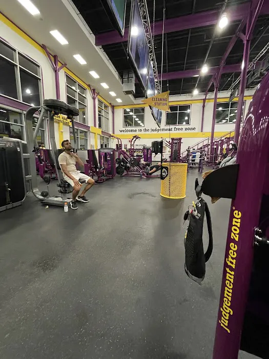 Planet Fitness Picture 4