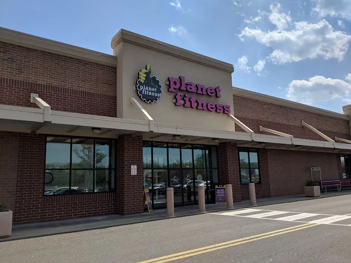Planet Fitness Picture 9