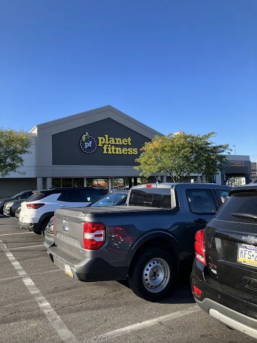 Planet Fitness Picture 2