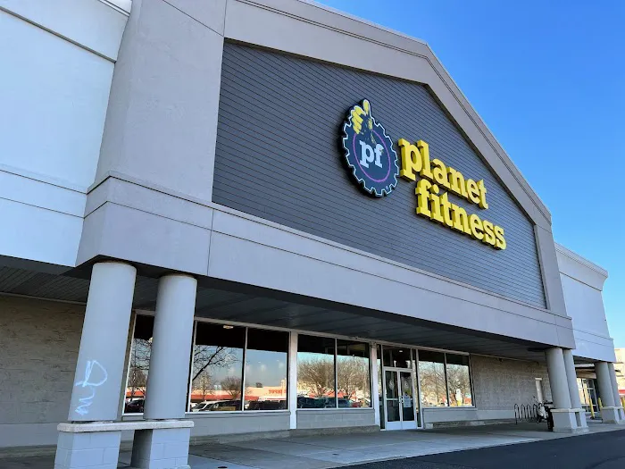 Planet Fitness Picture 6