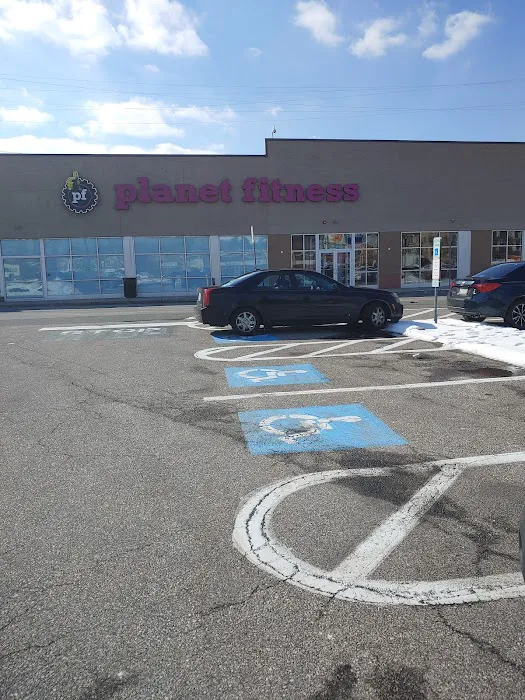 Planet Fitness Picture 10