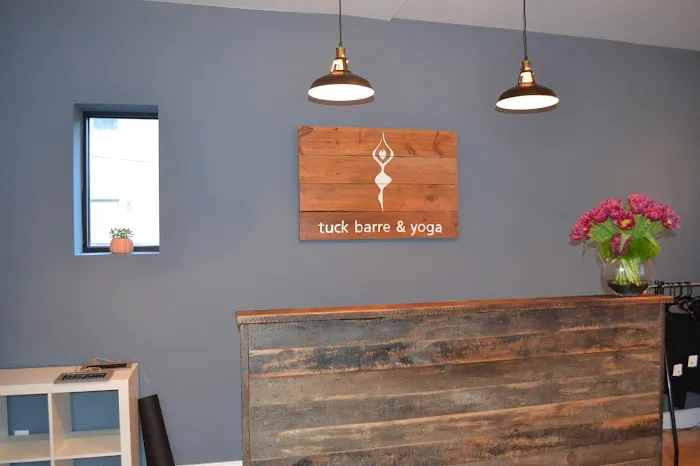 Tuck Barre & Yoga Picture 7