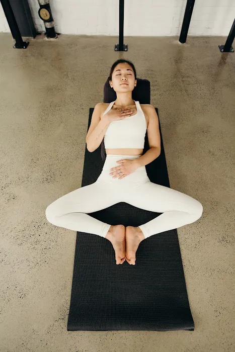 Tuck Barre & Yoga Picture 10