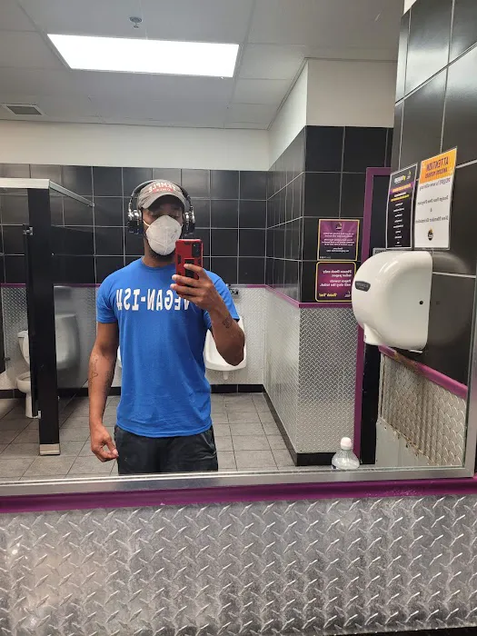Planet Fitness Picture 8