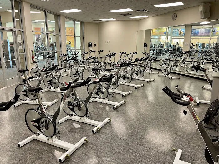 LA Fitness Picture 7